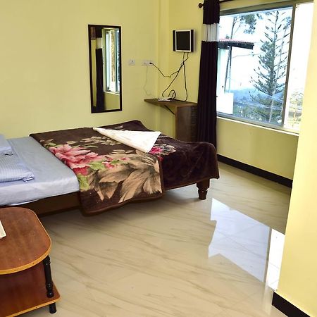 J R Mist Valley Inn Уті Екстер'єр фото